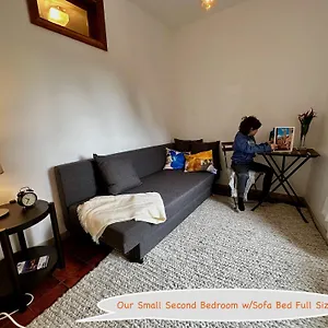 https://lovely-2-bedroom-in-san-gimignano-historic-center.it-tuscanyhotel.com